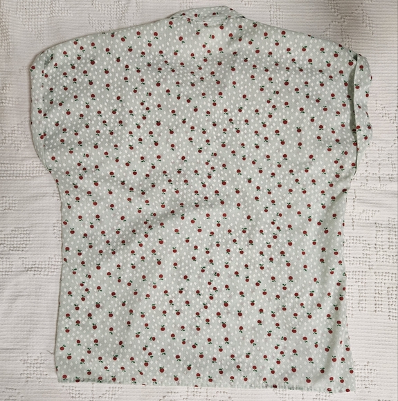Vintage 🍎 Button Down - Picture 7 of 10